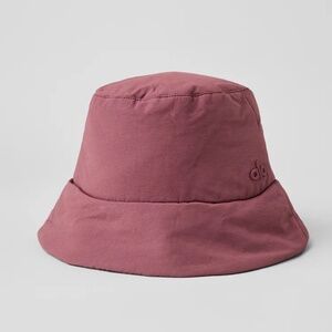 ALO YOGA GOOD SHADE PUFFER BUCKET HAT M/L BURGUNDY TRUFFLE